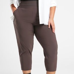 Nolita Slim Tapered Crop Pants